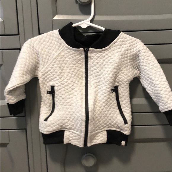 Sovereign Code Other - Comfy and Adorable 12M Sweater